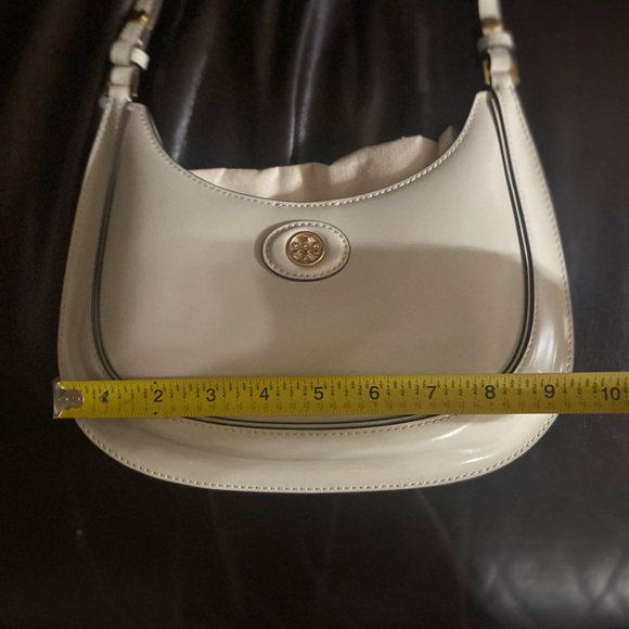 💎NWT💎 Tory Burch Robinson Spazzolato Crescent Shoulder Bag, Shea Butter - Picture 13 of 15